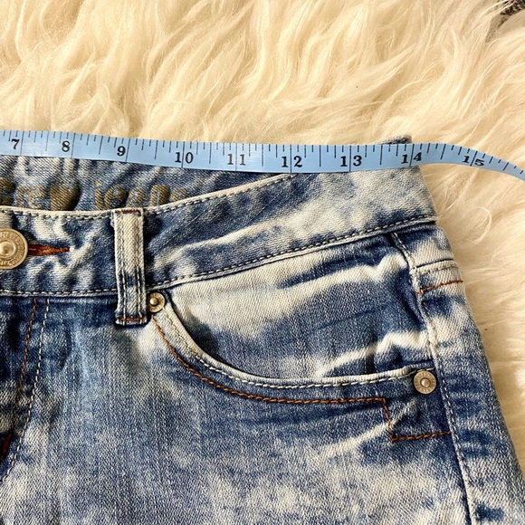 Vintage Style Acid Wash Jean Shorts, Size S - Picture 9 of 9